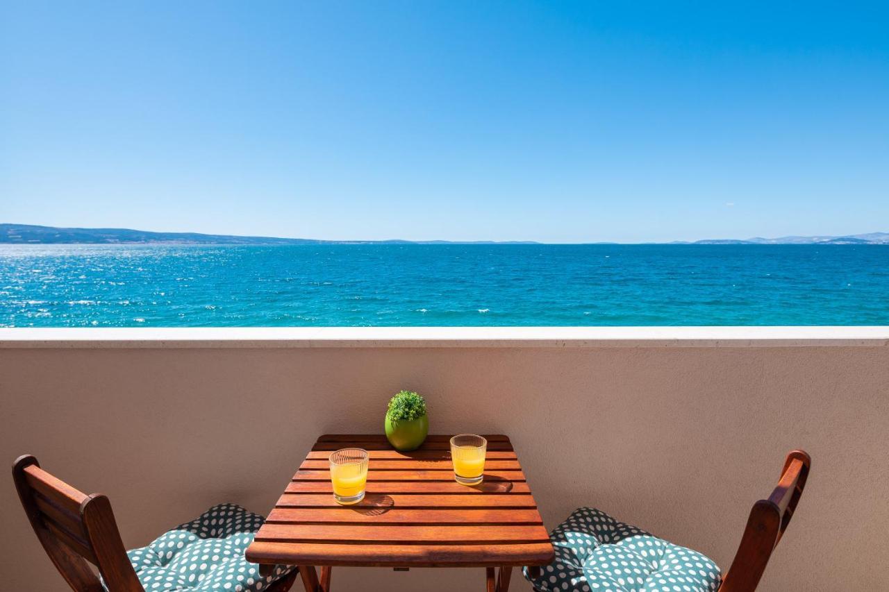 Blue Lagoon Beach Apartments Dugi Rat Extérieur photo